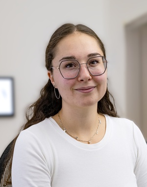 Frau Estelle Reymond