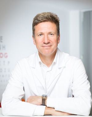 Herr Dr. Dr. PD François Majo